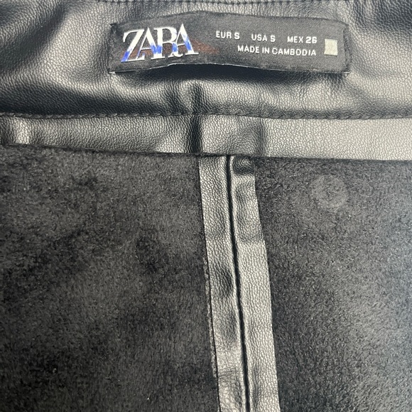 Zara Faux Leather Leggings with Zipper - Picture 4 of 8